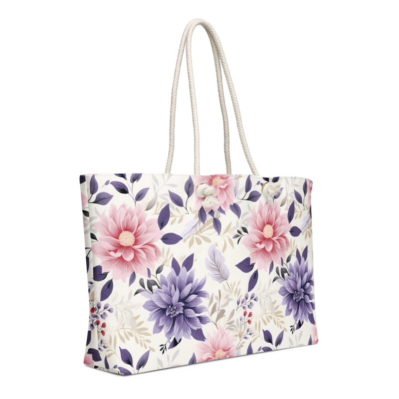 Weekender bag with a cute floral design.